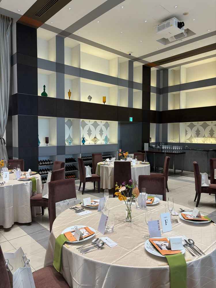 ソファ邸も大変良かったですが、イザベラ邸の雰囲気の方がしっくりきました。彼も同じ意見で良かったです。