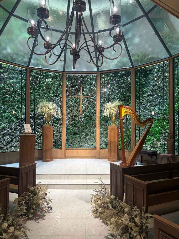 ハープによる演奏がある