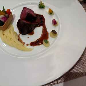 お肉が柔らかく美味しかったです。また、野菜も一つ一つが新鮮で驚きました。