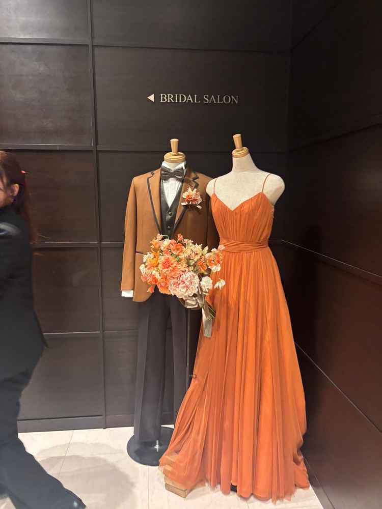 サロンの入口の写真。サロンとドレスショップが併設されているため、打ち合わせがスムーズに進むと感じた。