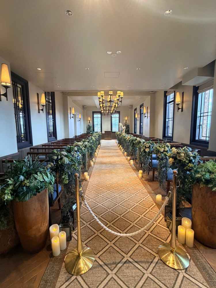 チャペルは緊張感が少ない感じの印象でした。