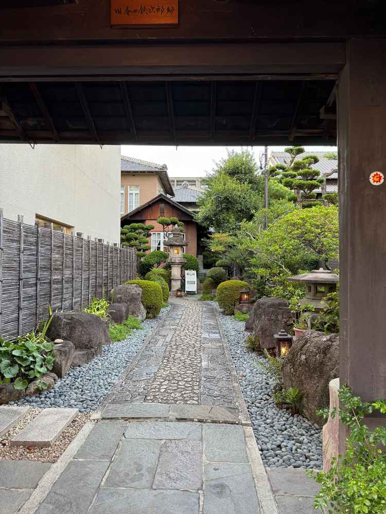 入り口からモダンな感じでした。