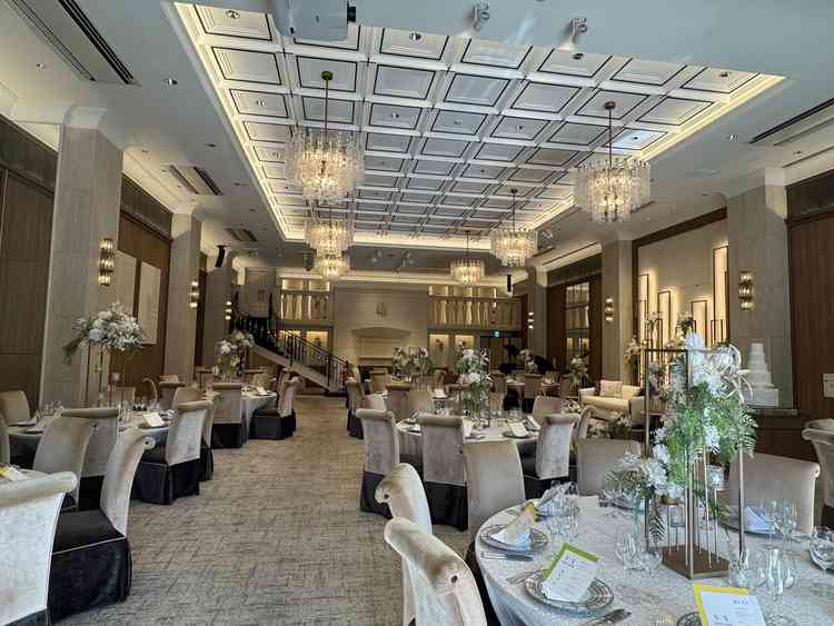 天井高がとても高い披露宴会場でとても気に入りました。