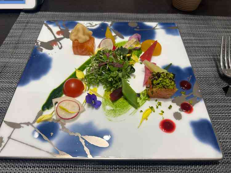 前菜の写真。和と洋どちらも出していただきましたが、どちらも美味しかったです。