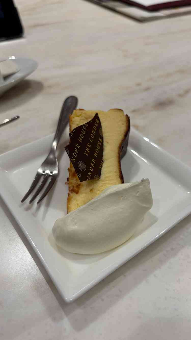 試食で一番美味しかったバスクチーズケーキ。式場が経営するレストランでテイクアウトも可能。