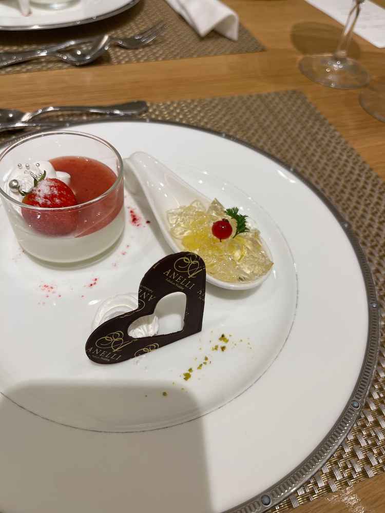 試食会のデザート。