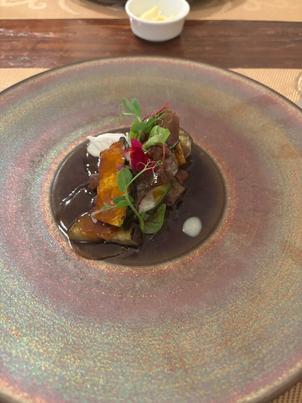 コース料理のメインディッシュ