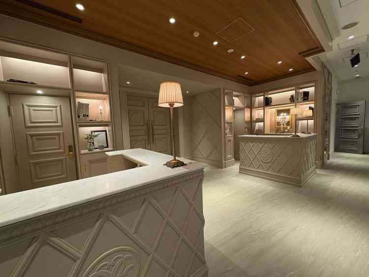 受付スペースが新郎・新婦で分かれており、広さも十分で過ごしやすそうでした。