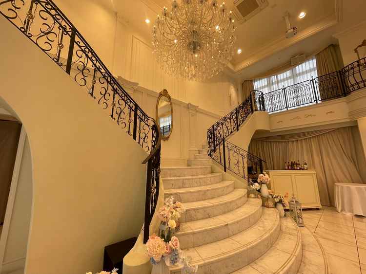 階段から入場することができるそうです。