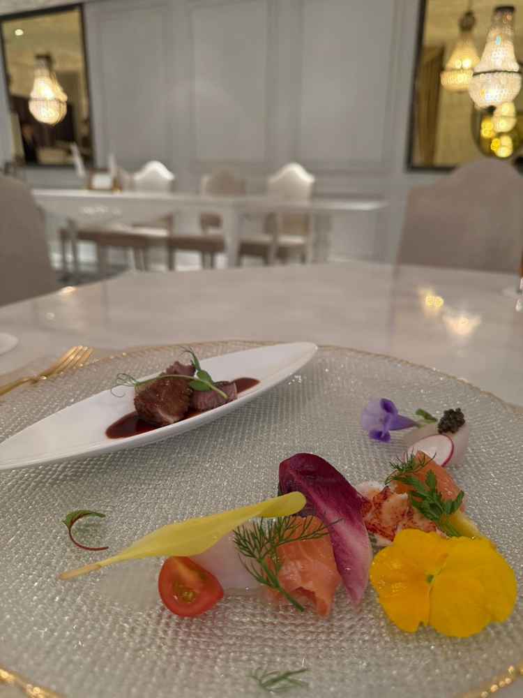 試食した料理。試食用にワンプレートになっています。素材の味が活かされていて美味しかったです。