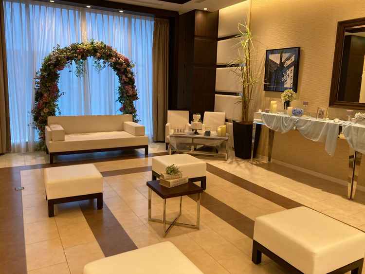 広々とした待合スペース。各種装飾も可能。