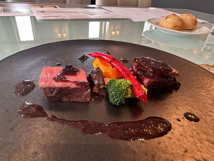 試食は肉料理のみですが、2種類のお肉を食べたので当日の料理のランクもイメージしやすくなると感じた。