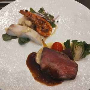 メイン、牛肉と白身魚