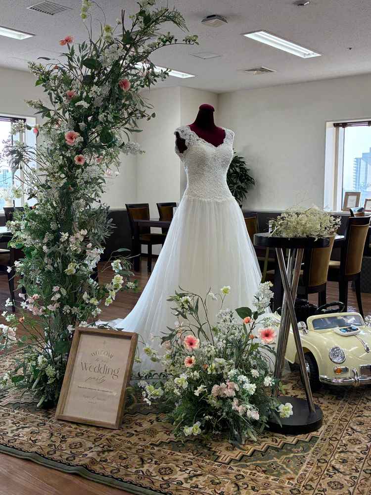 見学したりお話しする場所にドレスが置かれており、結婚するんだなあと実感できました。綺麗でした。