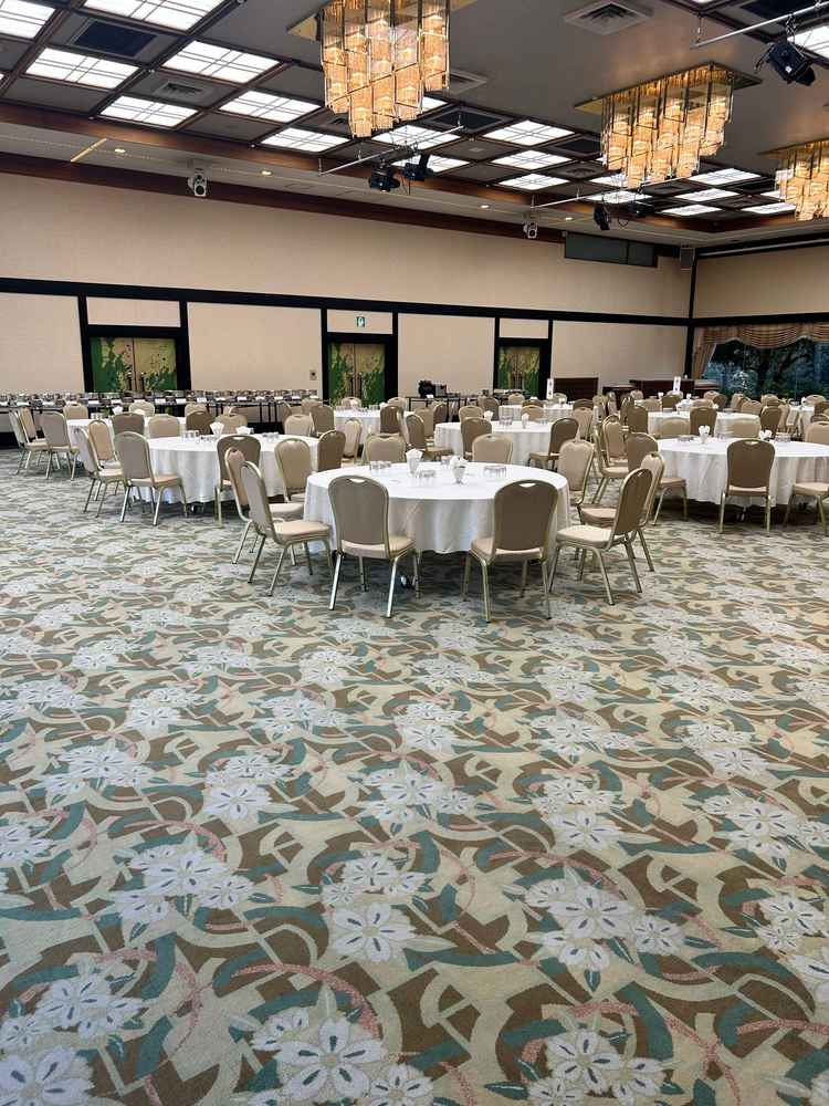 2階、120名の会場