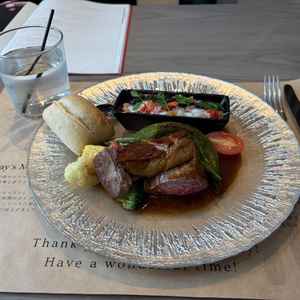 コース料理の試食で、ボリュームがあり食べ応えがあった。