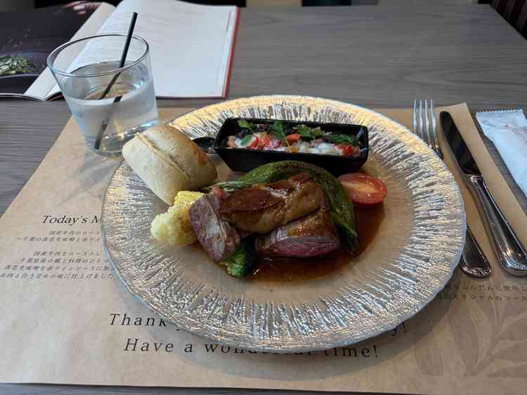 コース料理の試食で、ボリュームがあり食べ応えがあった。