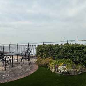 披露宴会場の外は海が広がっています