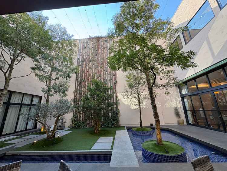 中庭（披露宴会場の真横）