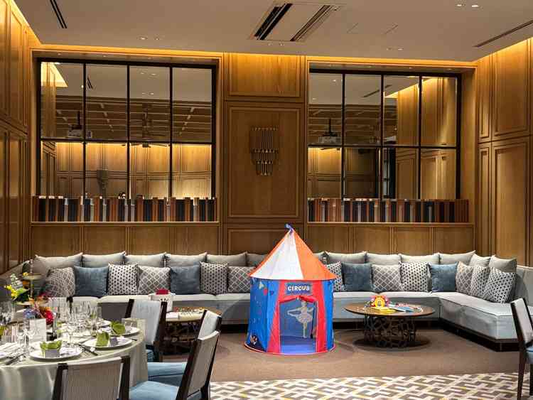 会場の奥には大きなソファーエリアが。キッズスペースや談話スペースにしたりと多様な使い方ができます