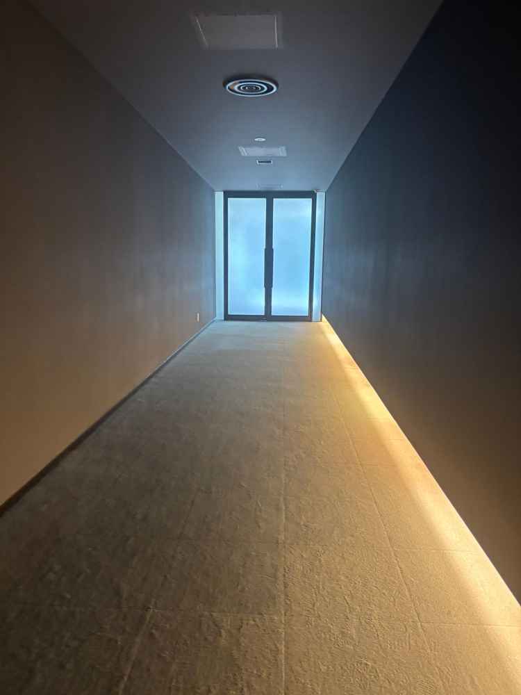 チャペルへと続く道