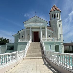 大階段が印象的で、特別感のあるチャペルでした。