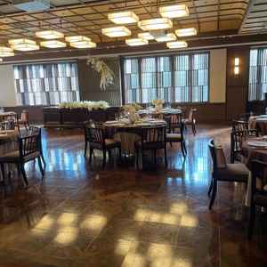 2階の披露宴会場。横使いのため、親族含めた参列者との距離が近くて良かった。