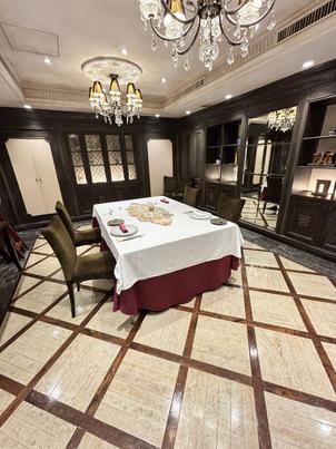 少人数で利用できる会食会場です。プライベートな空間がしっかり確保されています。雰囲気も良好です。