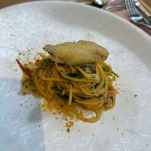 試食のパスタの写真。4.5種類の中から好きな一品を選んだ。ネギが甘くてとてもおいしかった。