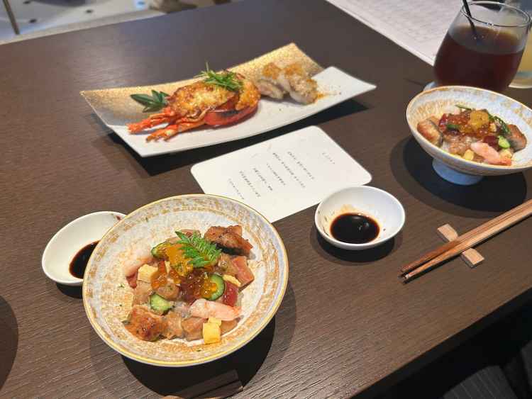 試食でいただいた料理です。伊勢エビのグラタンが美味しかったです。