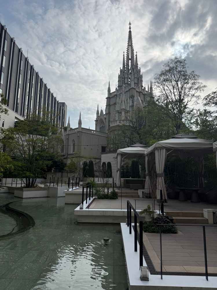 どの角度からチャペルをみても、写真映えがしていて、周りの音も静かで雰囲気が完璧