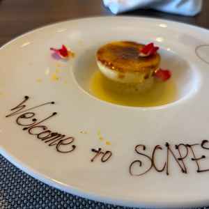 スタッフのちょっとした心遣いが嬉しく、温かみを感じた。料理もおいしかった。