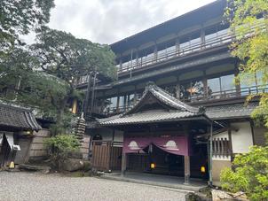 菊水楼の本館の写真