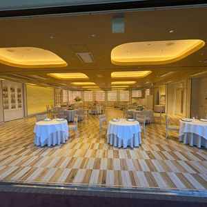 横に広い披露宴会場が特徴的でした。