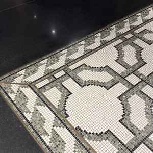 ロビーのタイルも素敵でした