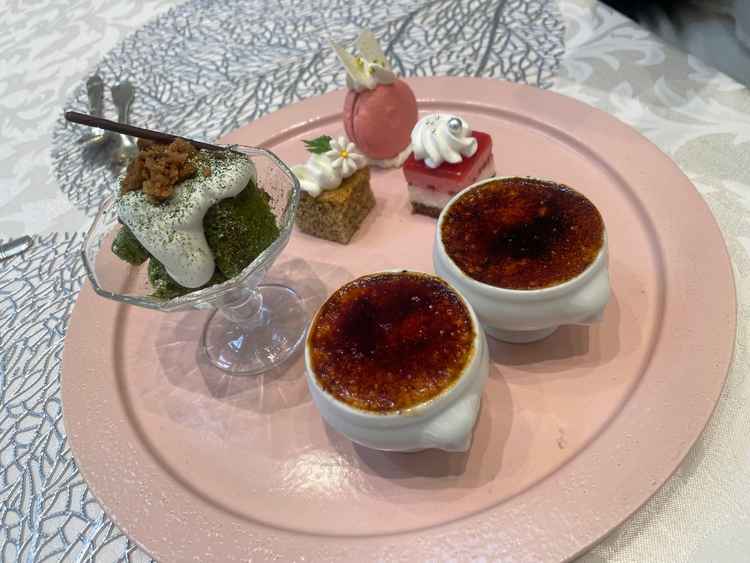 試食させてもらった料理の中でクレームブリュレが1番おいしかった！！