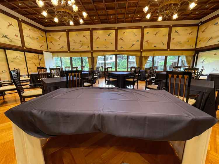 披露宴会場のエミール