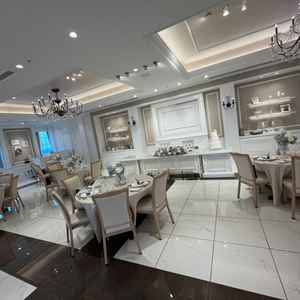 披露宴会場です。もう一つのほうが好みでしたが、こちらも素敵でした。