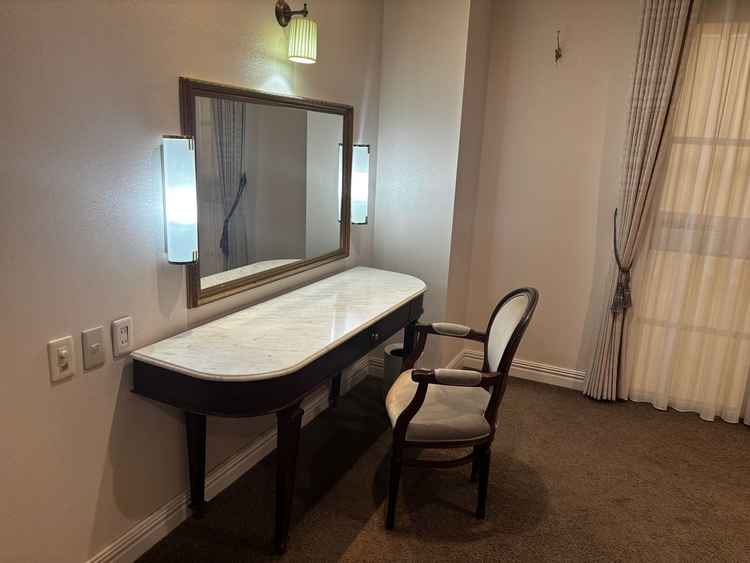 新婦側の控え室も広くて居心地が良さそうでした。