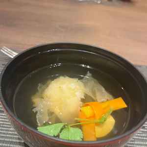 和食レストランが併設していて、和と洋の料理が楽しめます。メインや前菜など好きな物を組み合わせるそうで