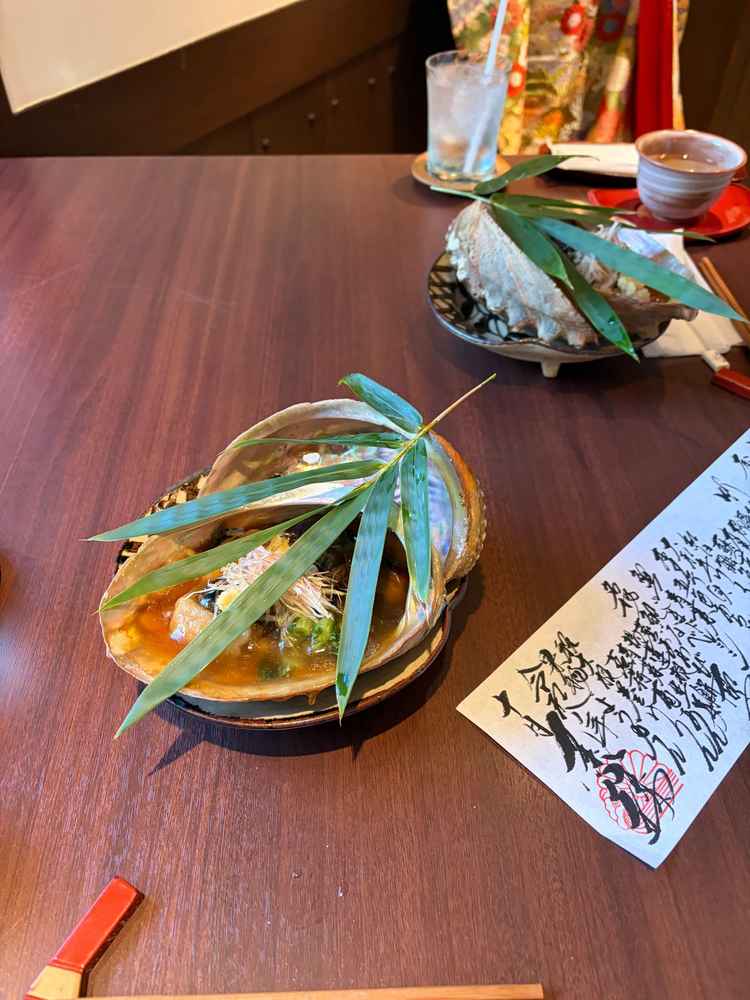 試食に大きな鮑が出てきました