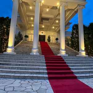 とってもおっきい迫力のある階段で、宝塚の気分でした。