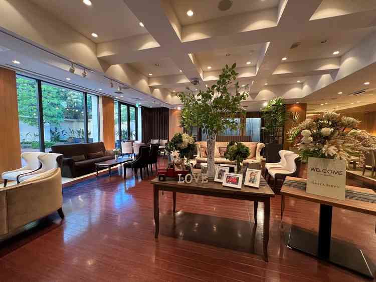 ゲスト専用控室。その時間はその団体貸切で座れない人も出にくい席数で安心です。併設された庭も素敵でした