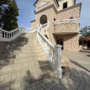 フラワーシャワーやブーケトスができるところ