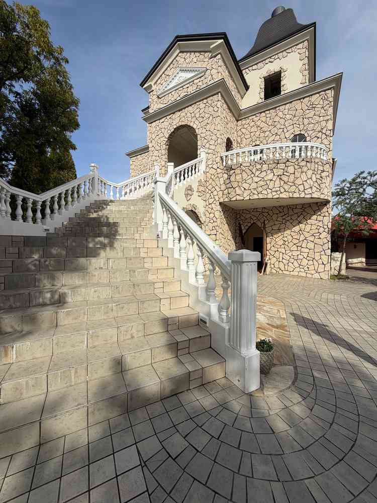 フラワーシャワーやブーケトスができるところ