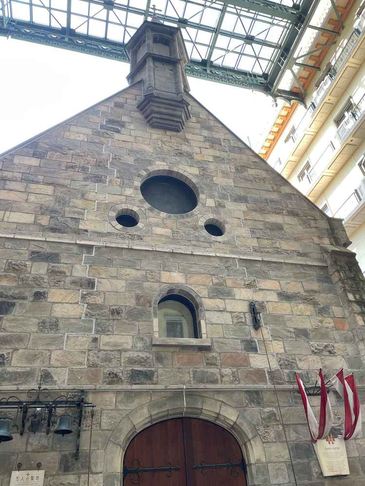 チャペルの外観。ヨーロッパの雰囲気が素敵。