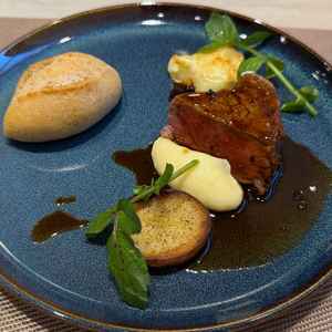 フィレ肉が柔らかくソースもとっても美味しかったです。