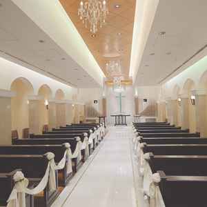 クラシカルで温かみのあるチャペル