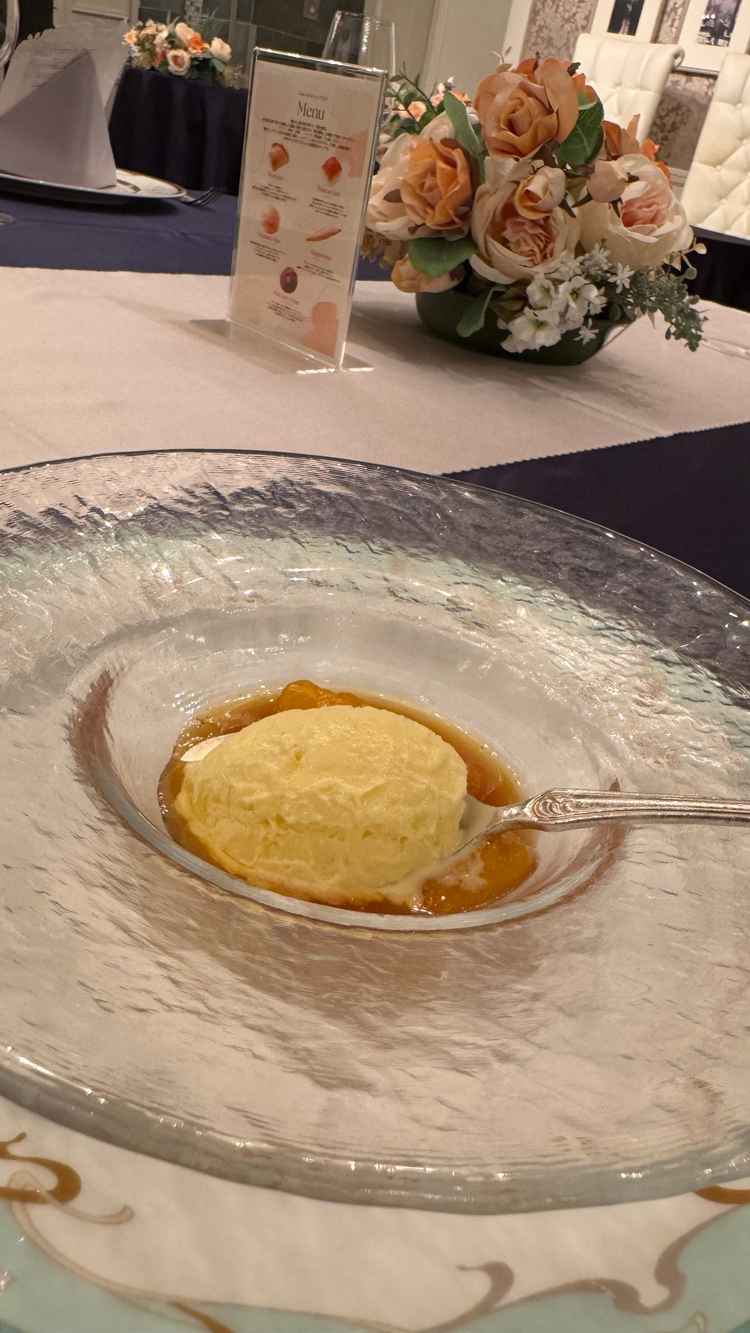 試食のデザートです。フランベの演出を見せていただいたのですが、迫力がありとても綺麗でした。