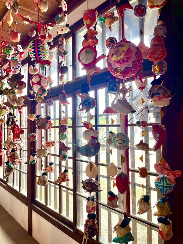 さげもん、おひな様のエリア。この時期限定かと思ったがこのエリアは年中飾ってあるそうで素敵な写撮れそう
